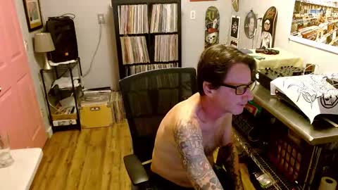 Snapshot of bnczuperzexy chatting on October 2025 04:57:01 AM ZuperZexyZounds online show from October 2025 04:57:01 AM