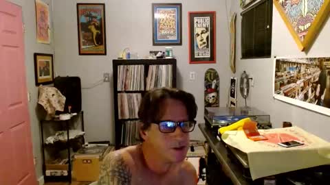 Snapshot of bnczuperzexy chatting on November 2025 09:39:01 AM ZuperZexyZounds online show from November 2025 09:39:01 AM