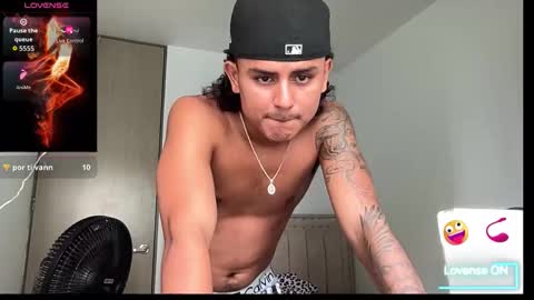 Snapshot of bob_pettersonn chatting on October 2025 06:53:01 PM Bob INDEPENDENT MODEL online show from October 2025 06:53:01 PM