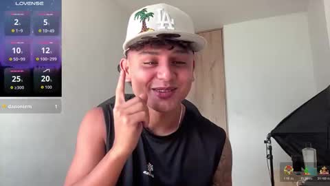 Snapshot of bob_pettersonn chatting on February 2026 03:49:02 PM Bob INDEPENDENT MODEL online show from February 2026 03:49:02 PM