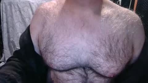 Snapshot of bobbyhill27b chatting on December 2025 02:15:01 PM BobbyHill27b online show from December 2025 02:15:01 PM