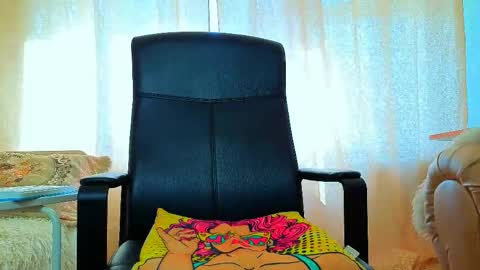 Mia online show from May 2026 03:11:02 AM