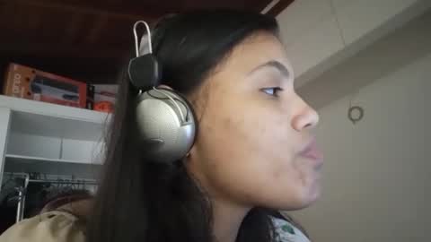 Snapshot of bombomepimenta chatting on November 2025 09:21:01 AM bombomepimenta online show from November 2025 09:21:01 AM