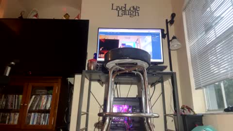 Snapshot of bone2play chatting on January 2025 12:15:01 PM FRECKLES online show from January 2025 12:15:01 PM