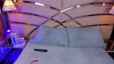 Snapshot of bonet_iris chatting on May 2026 11:06:01 AM bonet_iris online show from May 2026 11:06:01 AM