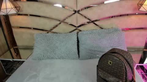 Snapshot of bonet_iris chatting on May 2026 11:08:02 AM bonet_iris online show from May 2026 11:08:02 AM