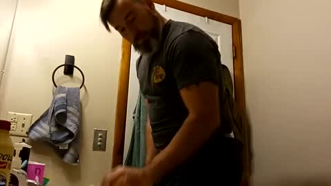 Snapshot of bongripingclitlicker chatting on December 2024 03:52:02 AM bongripingclitlicker online show from December 2024 03:52:02 AM