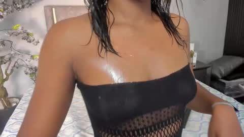 Snapshot of boniebluee chatting on November 2025 04:18:01 AM boniebluee online show from November 2025 04:18:01 AM