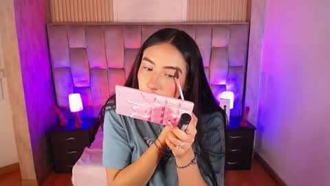 bonnali_lune online show from November 2025 04:40:01 PM