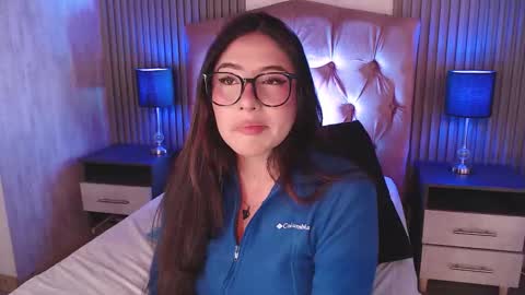 bonnali_lune online show from January 2026 04:00:01 PM