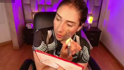 bonnali_lune online show from April 2026 10:48:02 PM