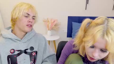 Jessy  Mark online show from October 2025 05:08:01 PM