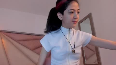 Snapshot of bonniecute_ chatting on November 2025 10:37:02 PM online show from November 2025 10:37:02 PM