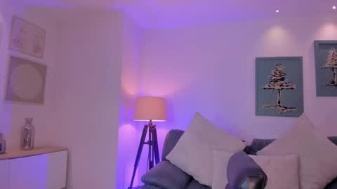 Bonny online show from September 2025 08:54:02 PM