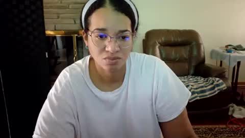 Queen Bon Vivantt online show from December 2025 02:00:01 PM