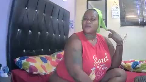 Snapshot of boobiliciousxxxl chatting on December 2024 07:41:01 AM Bliss online show from December 2024 07:41:01 AM