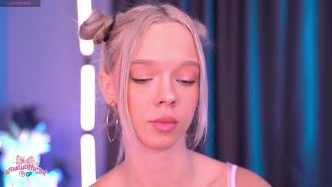 Alina online show from April 2026 07:02:01 AM