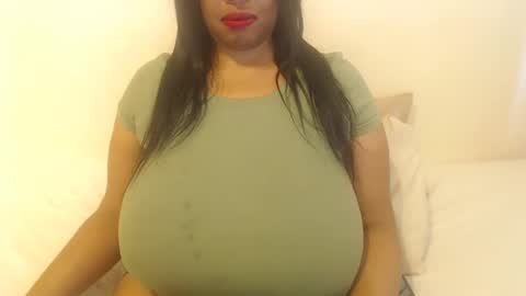 Snapshot of boobyqueen24 chatting on October 2025 07:34:02 AM boobyqueen online show from October 2025 07:34:02 AM