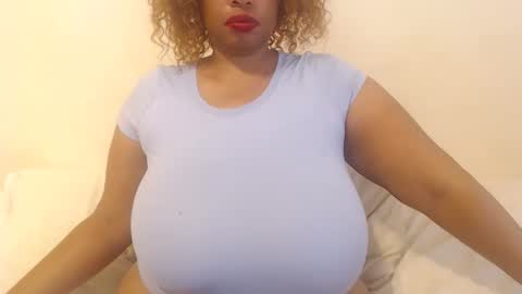 Snapshot of boobyqueen24 chatting on December 2025 02:23:02 PM boobyqueen online show from December 2025 02:23:02 PM