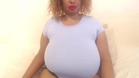 Snapshot of boobyqueen24 chatting on January 2026 08:52:01 AM boobyqueen online show from January 2026 08:52:01 AM