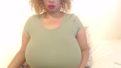 Snapshot of boobyqueen24 chatting on January 2026 07:23:01 AM boobyqueen online show from January 2026 07:23:01 AM