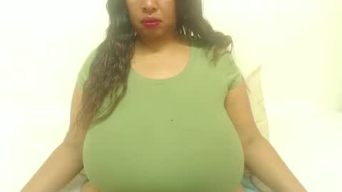Snapshot of boobyqueen24 chatting on February 2026 03:08:02 PM boobyqueen online show from February 2026 03:08:02 PM
