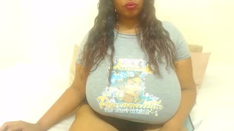 Snapshot of boobyqueen24 chatting on February 2026 03:25:02 AM boobyqueen online show from February 2026 03:25:02 AM