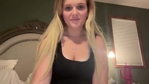 Snapshot of booksnlooksgirl chatting on December 2024 04:09:01 AM booksnlooksgirl online show from December 2024 04:09:01 AM