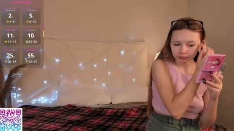 Milena online show from October 2025 03:40:01 AM