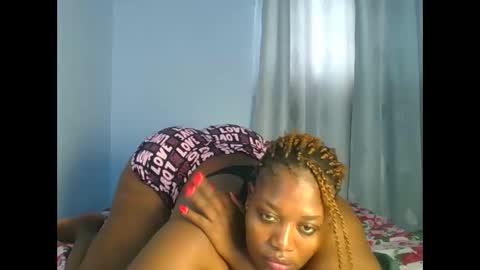 Snapshot of booty_panther chatting on October 2025 06:02:02 AM sandrah online show from October 2025 06:02:02 AM