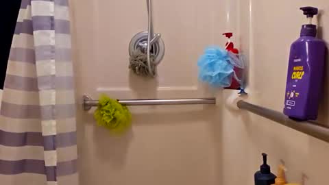 bootywhoknows online show from February 2026 07:10:01 PM