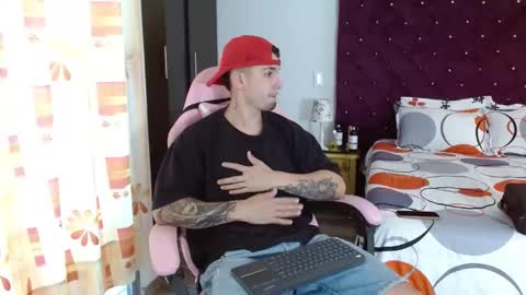 Snapshot of booyhott_ chatting on October 2025 07:32:01 PM booyhott_ online show from October 2025 07:32:01 PM