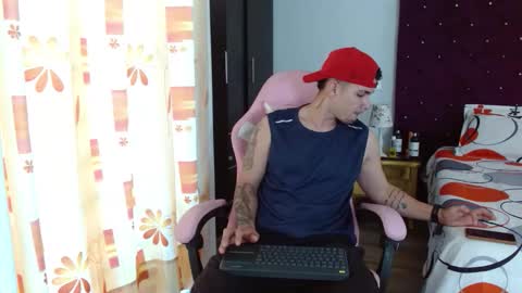 Snapshot of booyhott_ chatting on October 2025 07:52:01 PM booyhott_ online show from October 2025 07:52:01 PM