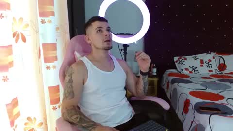 Snapshot of booyhott_ chatting on October 2025 06:53:02 PM booyhott_ online show from October 2025 06:53:02 PM