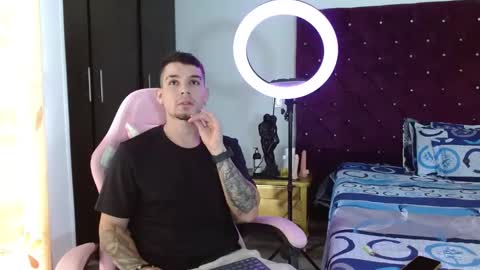 Snapshot of booyhott_ chatting on November 2025 06:52:02 PM booyhott_ online show from November 2025 06:52:02 PM