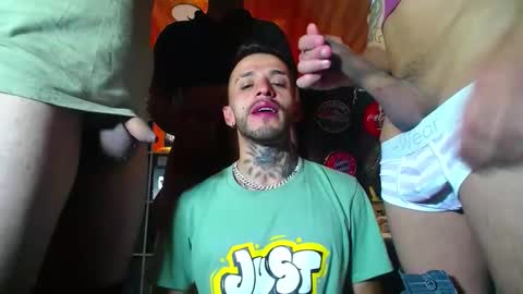 Snapshot of boranget chatting on October 2025 11:10:02 AM boranget online show from October 2025 11:10:02 AM