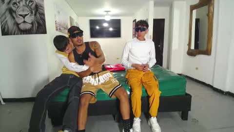 THOMAS AND DAMIAND online show from November 2025 05:36:02 PM