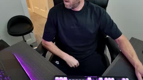 Snapshot of bostonmarine31 chatting on January 2025 06:27:02 PM bostonmarine31 online show from January 2025 06:27:02 PM