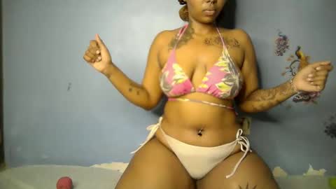 botty_queen online show from April 2026 11:19:02 PM