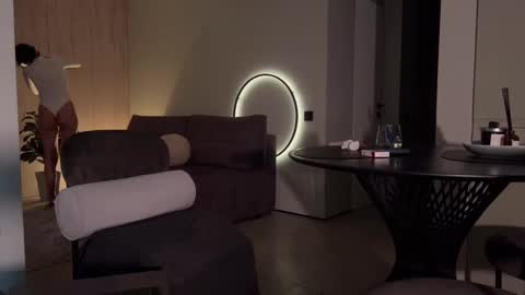 Snapshot of bowtorina chatting on January 2025 02:32:01 PM Brat and Confident  Real Femdon Not for everyone  online show from January 2025 02:32:01 PM