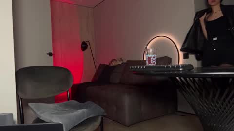 Snapshot of bowtorina chatting on October 2025 09:35:02 PM Brat and Confident  Real Femdon Not for everyone  online show from October 2025 09:35:02 PM