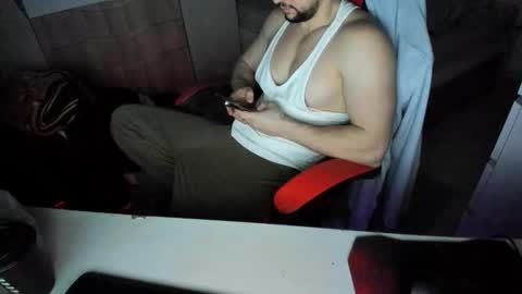 boy_boy22 online show from December 2025 06:24:02 PM