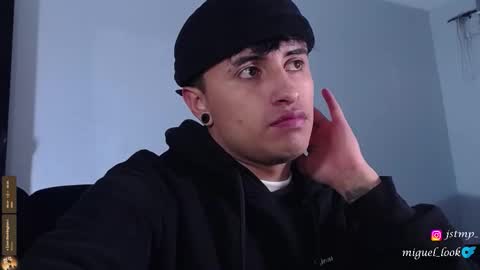 Snapshot of boy_nauthy chatting on October 2025 11:42:02 AM boy_nauthy online show from October 2025 11:42:02 AM