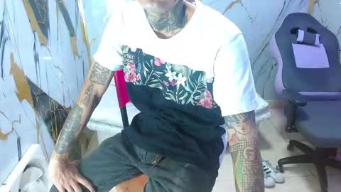 boy_tatto77 online show from January 2026 06:13:02 PM