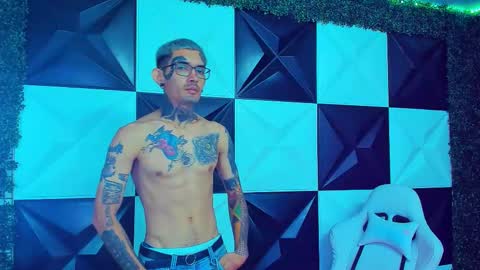 boy_tatto77 online show from January 2026 06:00:02 PM