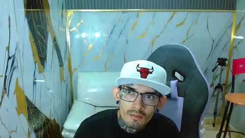 boy_tatto77 online show from March 2026 12:43:02 PM