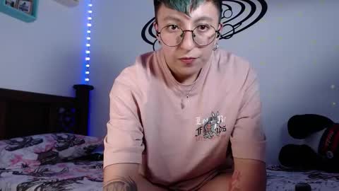 Edward ftm trans queerslave online show from November 2025 01:59:02 AM