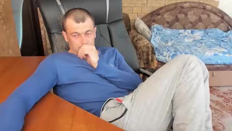 BoyApollon online show from April 2026 06:50:02 AM