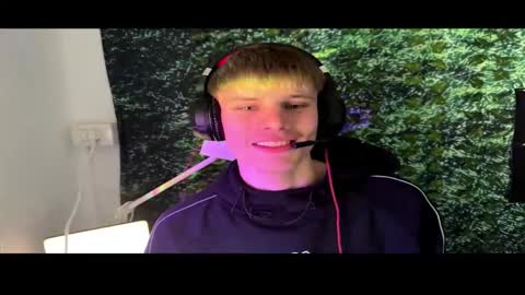 Snapshot of boyblondhetero chatting on February 2026 04:25:02 PM boyblondhetero online show from February 2026 04:25:02 PM