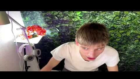 Snapshot of boyblondhetero chatting on February 2026 03:02:01 PM boyblondhetero online show from February 2026 03:02:01 PM